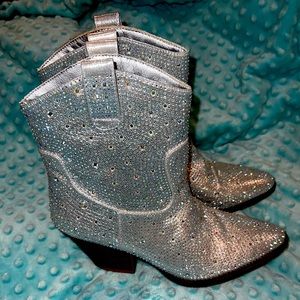 Women’s diamond boots